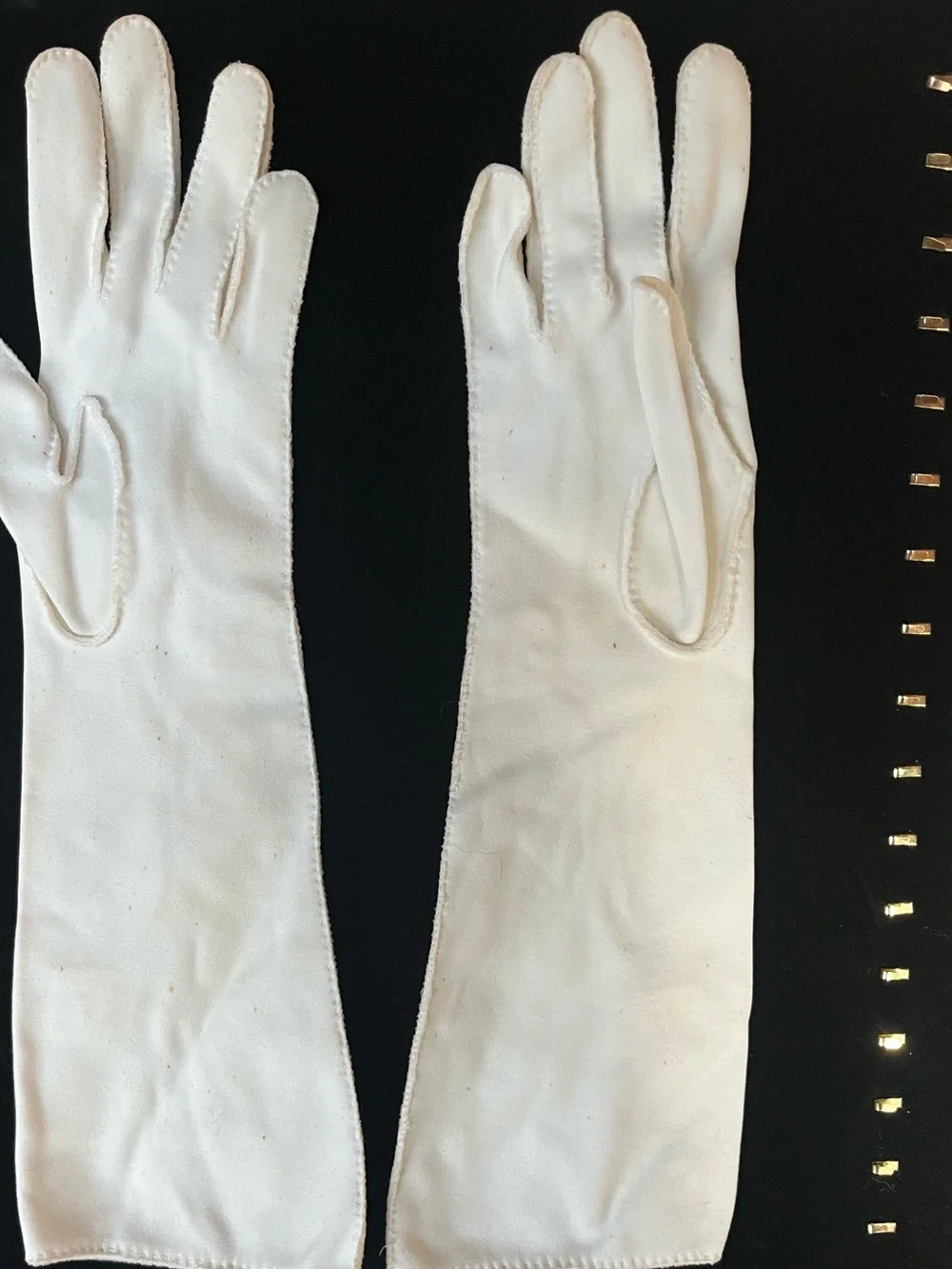VTG 1950s White Opera Gloves Rhinestone Diamond Accent Scalloped Cuff Small 13